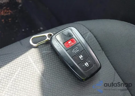 2019 Toyota Rav4 Xle z USA, uszkodzony, nr VIN JTMP1RFV6KD504325